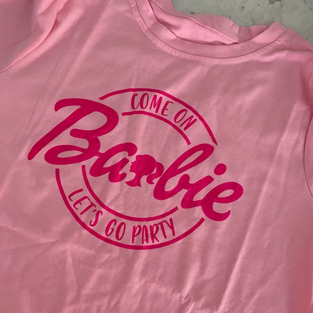 Come On Barbie Lets Go Party T-Shirt Women's Small Pink Short Sleeve Pullover